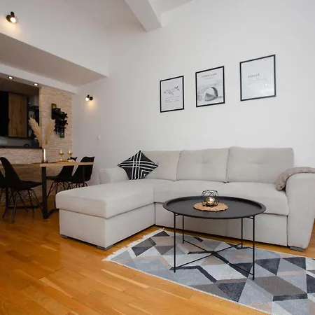 Cejf Apartment *